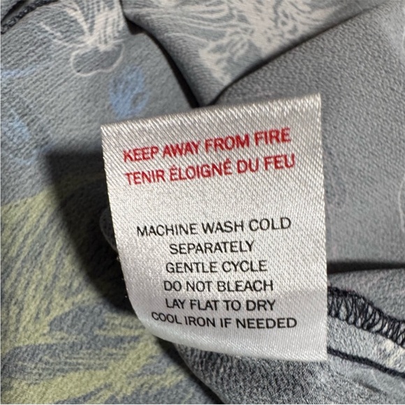 Isle by Melis Kozan Vibrant Button Down Asymmetrical Long Sleeve Top size M - Picture 11 of 11